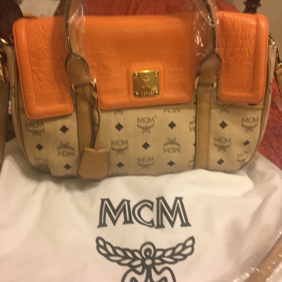 MCM handbag. - Picture 3 of 7